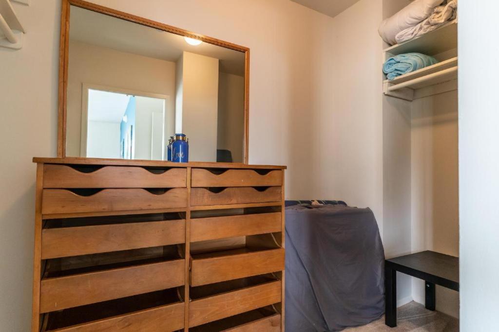 Spacious Charming Condo With Great Views Near The Grove Los Angeles Exterior photo